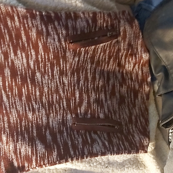 Woman's sweater - Picture 4 of 4